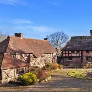 https://sandhill-cottage-turners-hill.brighton-hotels-england.com