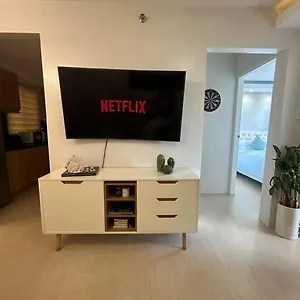 https://apt-modern-oasis-pool-netflix.angeleshotels.net